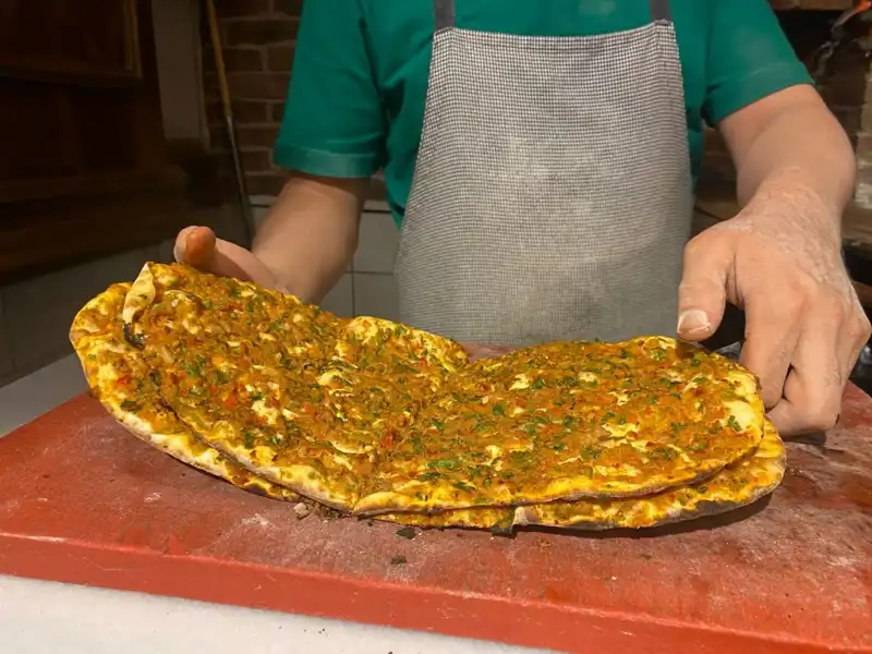 İstanbul’da Lahmacun Fiyatları Arasında Neden Bu Kadar Fark Var?