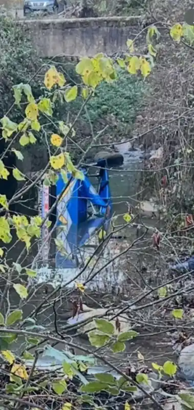 Patpat Kazası: Dereye Düşen Araçta Eşini Kaybeden Adamın Dramı