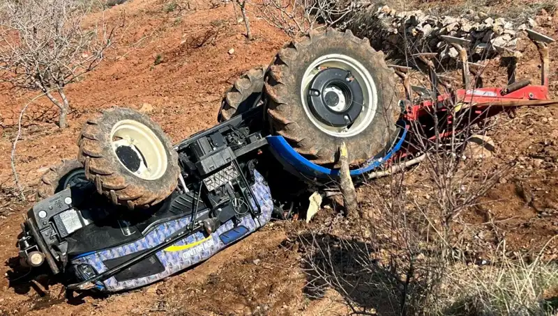 Siirt’te Devrilen Traktörde Hayatını Kaybeden Sürücü, Ailesini Derin Üzüntüye Boğdu