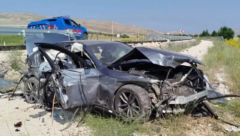 Sivas’ta Yaşanan İki Trafik Kazası: 9 Kişi Yaralandı