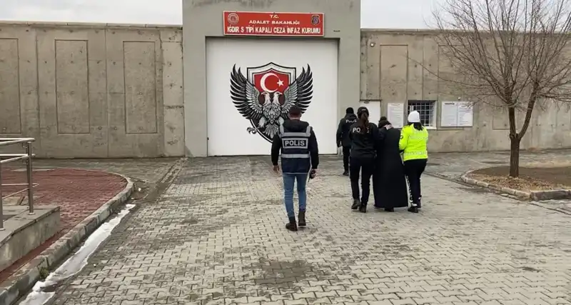 43 Yıl Kesinleşmiş Hapis Cezası Olan Yabancı Şüpheli İstanbul'da Yakalandı