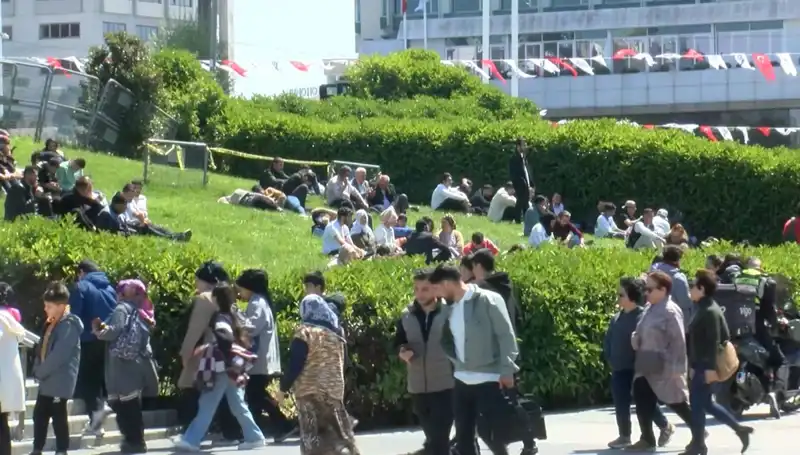Taksim'de Deprem Yoğunluğu: Uzmanlar Ne Diyor?