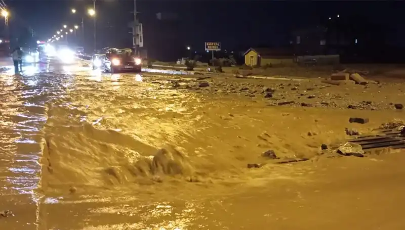 Konya ve Ankara'da Sel Felaketi: Yerleşim Yerleri Zarar Görüyor