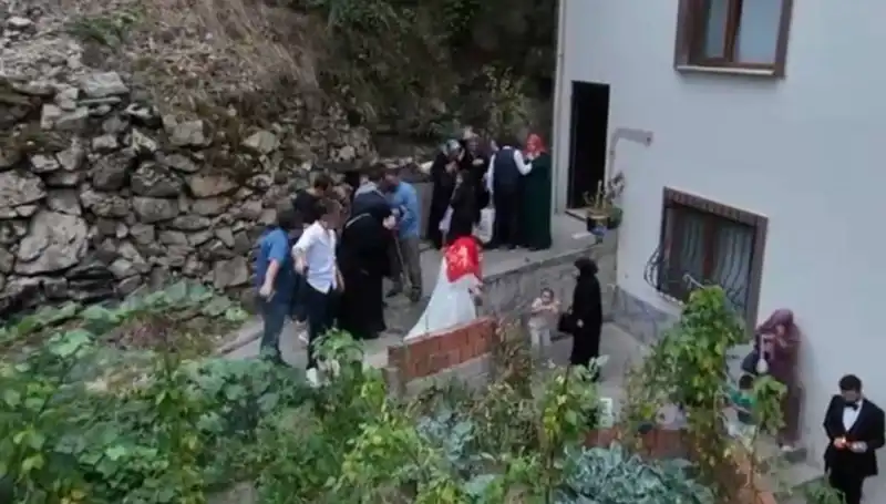 Kanlı Düğün Anları: Şok Edici Kurşun Sesi ve Korku Dolu Kaçış