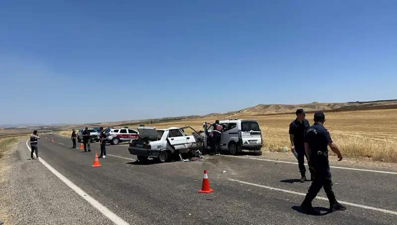 Adıyaman'da Feci Trafik Kazası: 4 Kişinin Hayatı Son Buldu