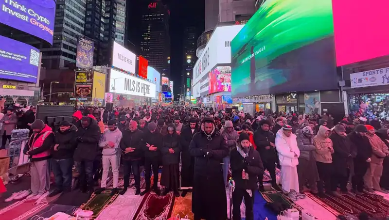 New York Times Meydanı'nda Unutulmaz Teravih Namazı Deneyimi