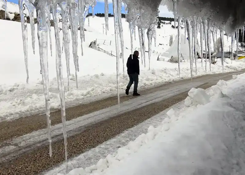 Dondurucu Soğuk: Kar Yerini Eksi 26 Derece Bıraktı