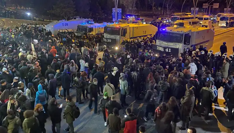 İmamoğlu Eylemi: İstanbul ve Ankara'da Öğrencilerden Diploma İptali Direnişi