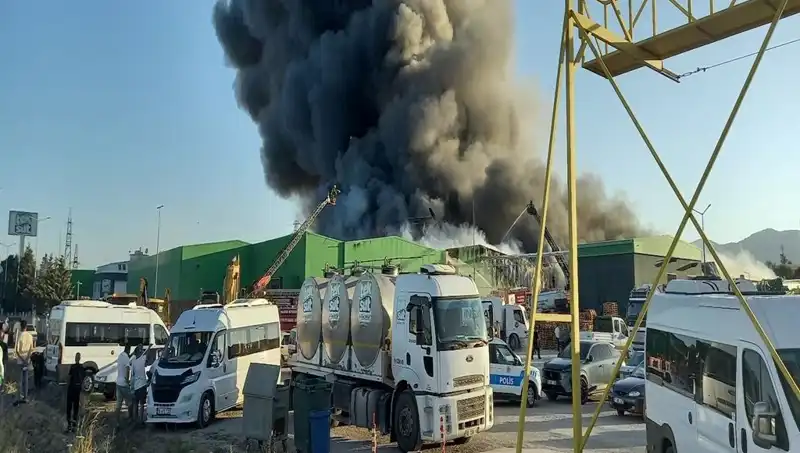 Gönen'deki Fabrika Yangını: İşçilerin Kimlikleri ve Olayın Sebepleri Araştırılıyor