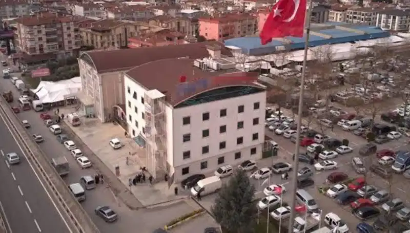 Özel Hastaneye Deprem Mührüyle Güvenlik Sinyali: Perde Betonları Kesildi Mi?