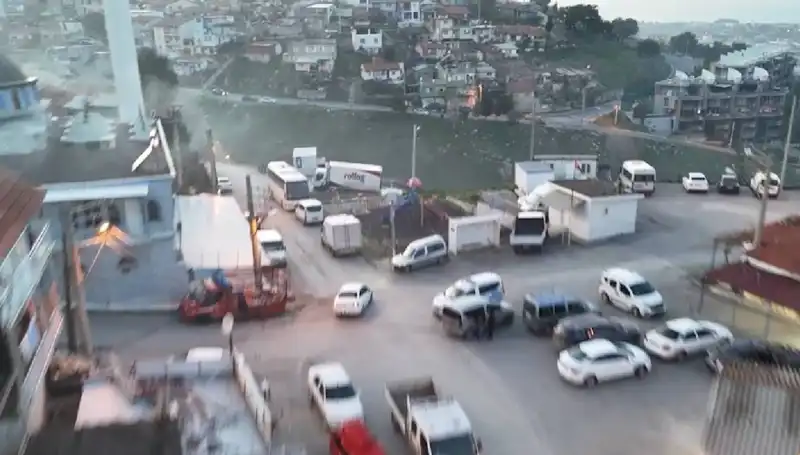 İzmir'de Gözaltı Şok Dalgası: 99 Operasyon ile 133 Kişi Yakalandı