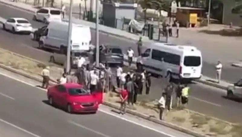 Yolun Karşısına Geçen Yaya Otomobile Çarptı: Kazanın Ayrıntıları
