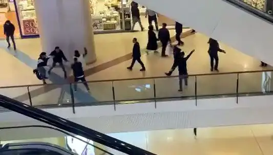 İstanbul'daki AVM'de Büyük Kavga! Güvenlik Önlemleri Yetersiz mi?