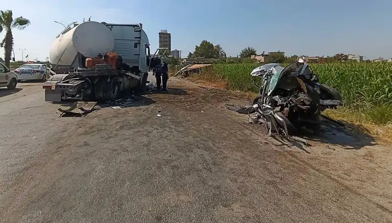 Adana'da Tanker ile Otomobil ve Kamyon Çarpıştı: Feci Kaza Anları