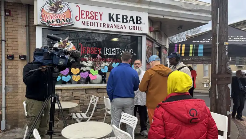 Türk Ailesi Trumpzede Oldu: Yeşil Kart Beklerken Yaşanan Şok Olay