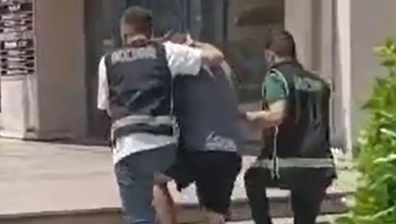 Sahte Dövizle Alışveriş Yapan Turist, Ülkemizden Sınır Dışı Edildi