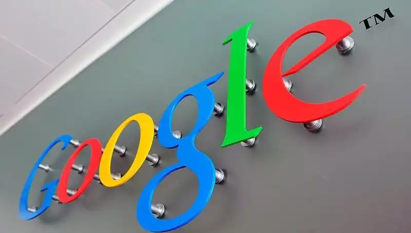 Google'dan Devrim Niteliğinde Yenilik: Görüşmeleri Canlı Olarak Çeviriyor!