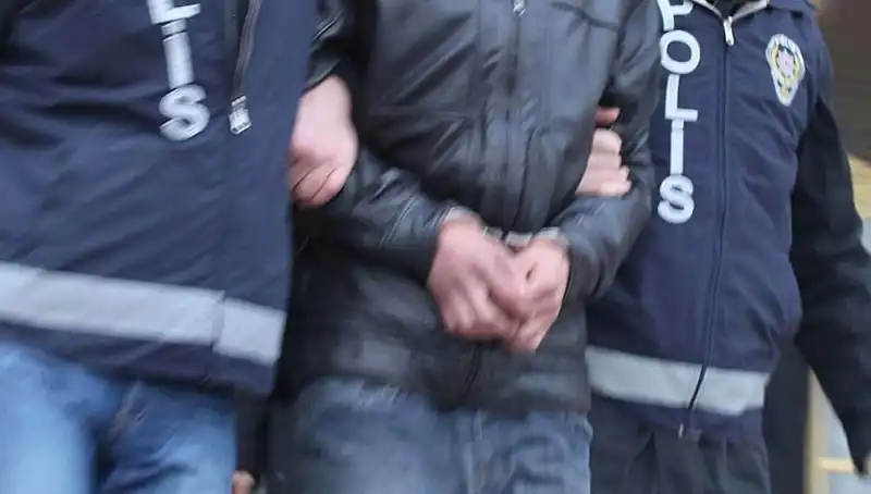 8 İl Genelinde Dev Dolandırıcılık Operasyonu: 34 Kişi Gözaltında!
