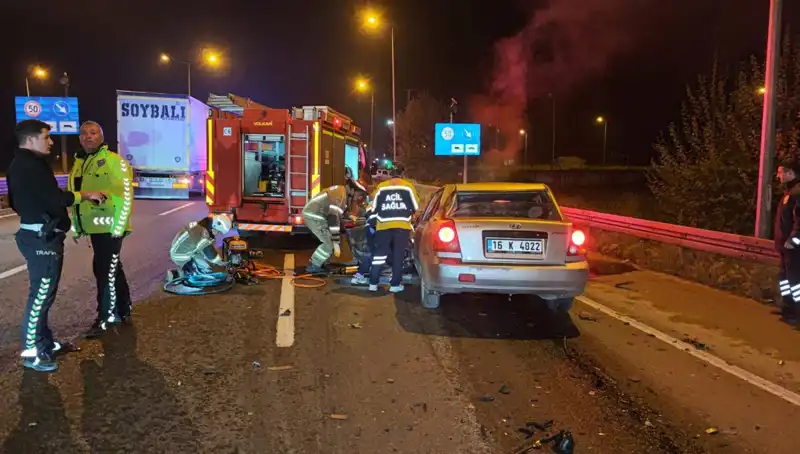 Sürücü Kamyona Arkadan Çarptı: Kaza Sonrası Durumu Ciddiyetini Koruyor