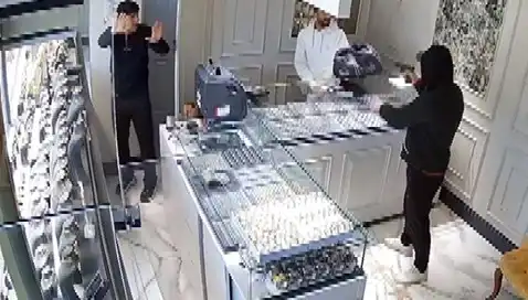 Bursa'da Kuyumcuya Soygun Girişimi: Korku Dolu Anlar