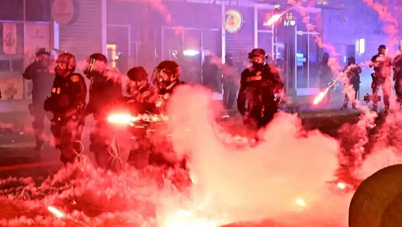 Los Angeles'taki Protestolar, ABD Genelinde Büyük Bir İsyana Dönüşüyor