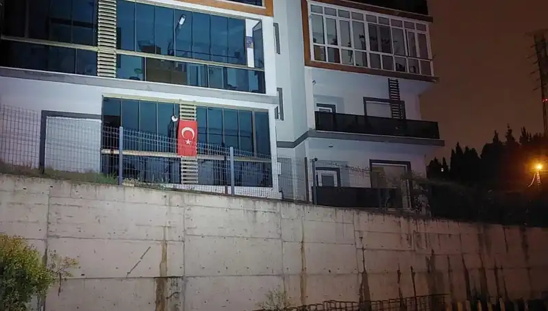 Sakarya'da 4 Katlı Apartman Acil Olarak Tahliye Edildi!