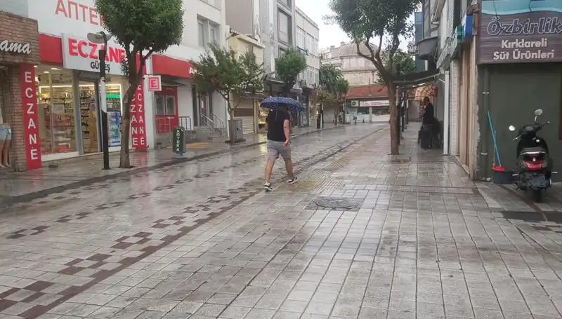 Kırklareli'de Sağanak Yağış Hayatı Olumsuz Etkiledi: Detaylar