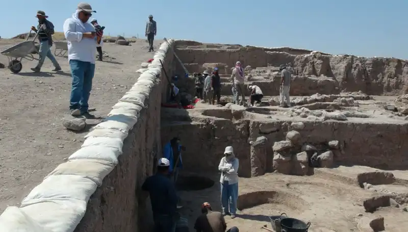 Oylum Höyük'te Yaz Sıcığına Rağmen Kazı Çalışmaları Heyecanla Devam Ediyor