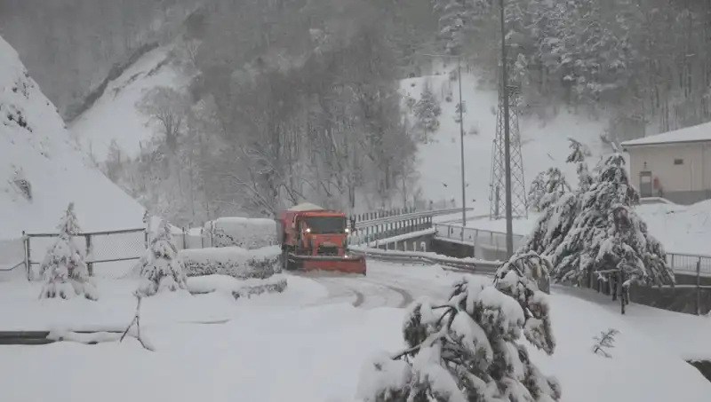 Bolu Dağı'nda Yağmaya Devam Eden Kar, Kış Turizmini Nasıl Etkiliyor?