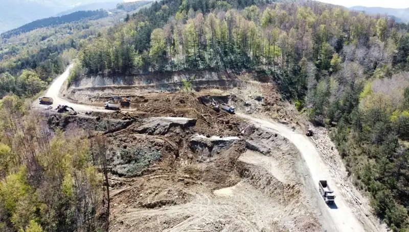 Kastamonu-Çatalzeytin Yolunda Heyelan Felaketi: Trafik Durma Noktasına Geldi