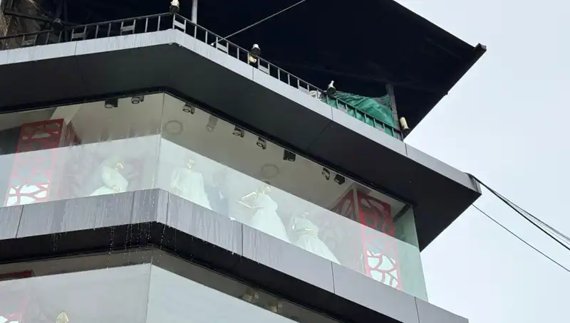 Giyim Mağazasında Korkutan Yangın: Alışveriş Keyfi Bir Anda Kaçtı