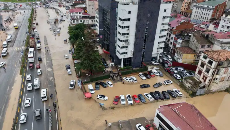 Trabzon'da Sel Felaketi Sonrası Arama Çalışmaları Devam Ediyor