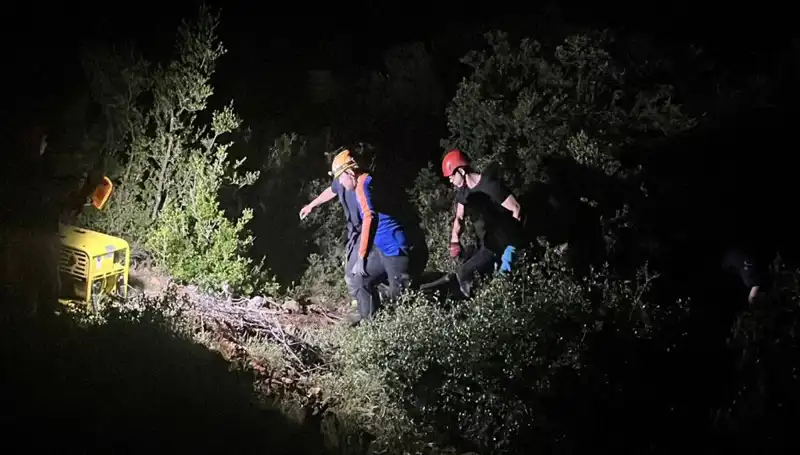Define Peşinde Gittikleri Kuyu, Hayatlarını Tehlikeye Attı