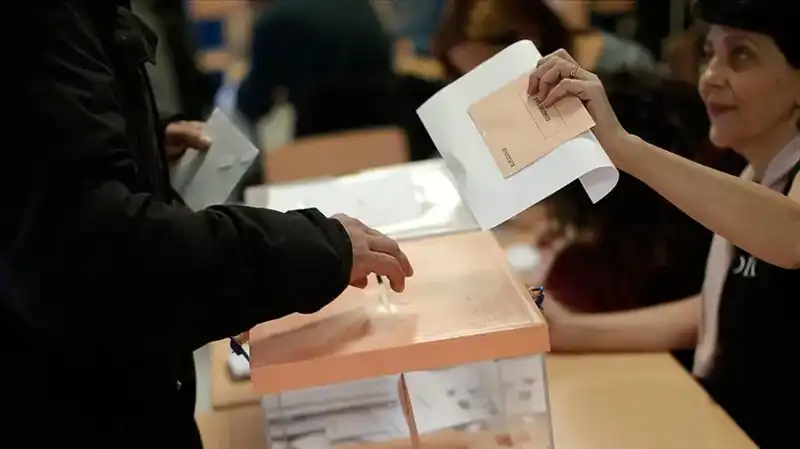 İspanya'da Sosyalist Parti İkinci Seçim İflasını Yaşadı: Seçim Sonuçları Şoke Etti!