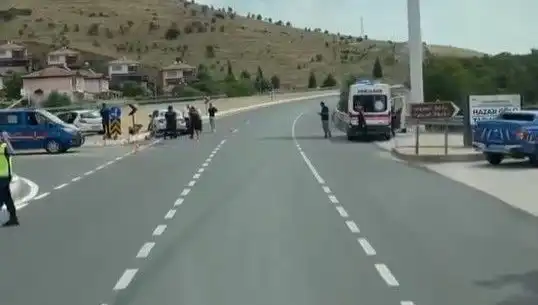 Elazığ’da Feci Kaza: İki Otomobil Çarpıştı, Yaralı Sayısı Artıyor!