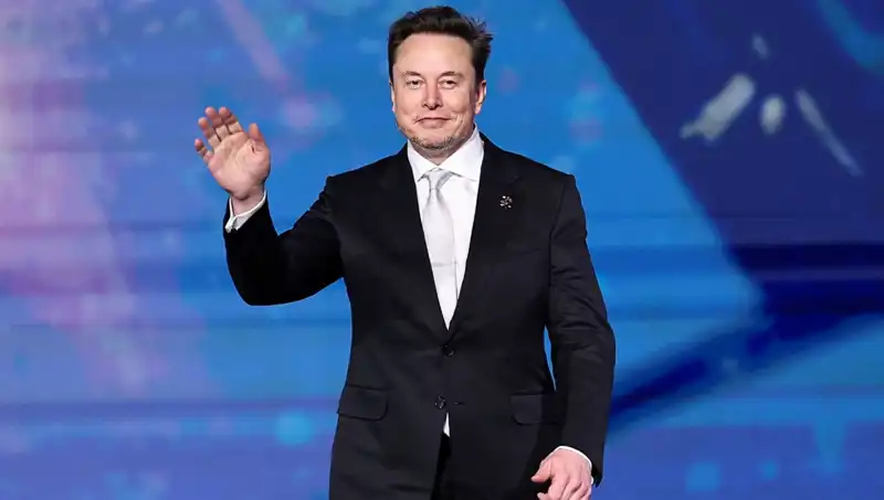 Tesla, Gizli Projesi "Canavar"ı Neden İki Yıl Geciktirdi?