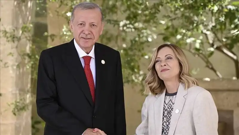 İstanbul'da Akdeniz Zirvesi: Erdoğan, İtalya ve Libya Başbakanları ile Buluşuyor