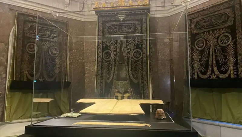 Hırka-i Şerif Ziyarete Açılıyor: İnanılmaz Ayrıntılar ve Merak Edilenler