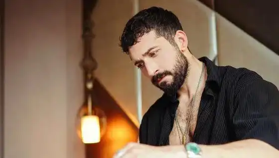 Oyuncu Emre Bulut, Sahte Komiserlikle Araç Kaçırma Suçlamasıyla Gündemde!