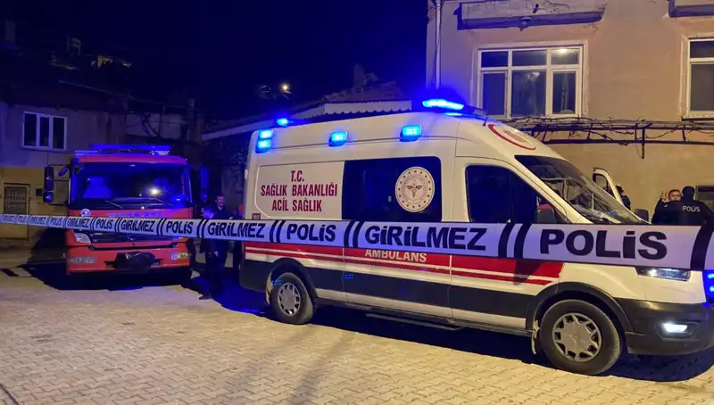 80 Yaşındaki Adamın Evi Yangında Küle Döndü: Gizemli Ölüm