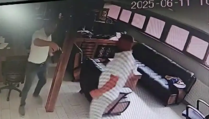 Alacak Verecek Uyuşmazlığı Kanlı Sonuçlandı: Kalfa İş İnsanı Hayatını Kaybetti
