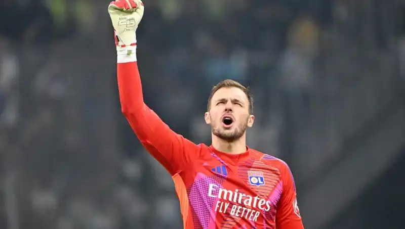 Galatasaray’dan Transfer Bombası: Brezilyalı Kaleci Anlaşması!