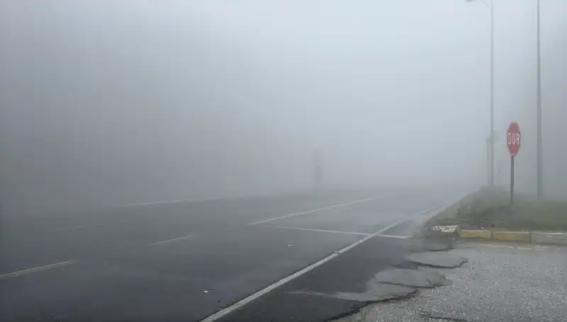 Bolu Dağı'ndaki Yoğun Sis, Görüş Mesafesini Olumsuz Etkiliyor