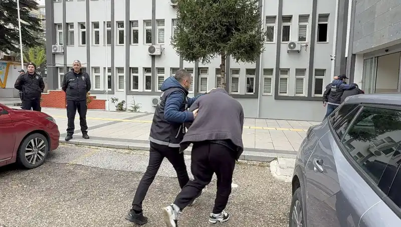 10 Bin Sentetik Ecza Hap Ele Geçirildi: 20 Şüpheli Gözaltında